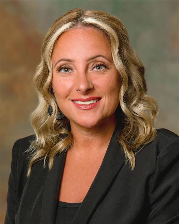  Courtney Betancourt